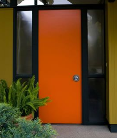 オレンジ色のかっこいいドア